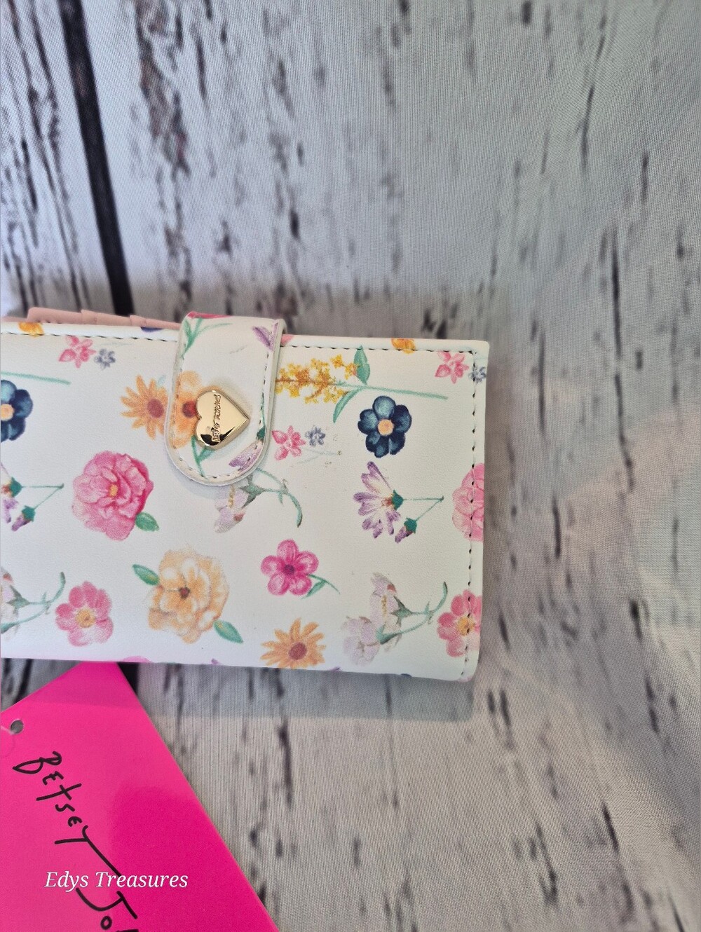 Betsey Johnson Floral Wristlet Wallet NWT Compact Bifold Heart Snap MSRP $54 - Picture 4 of 9